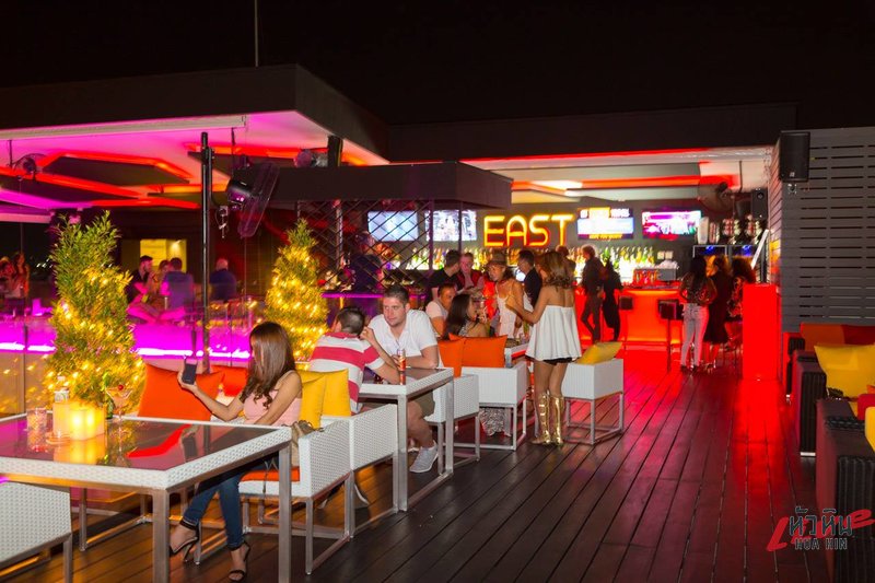 East Bar & Lounge