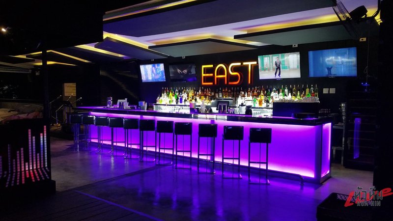 East Bar & Lounge