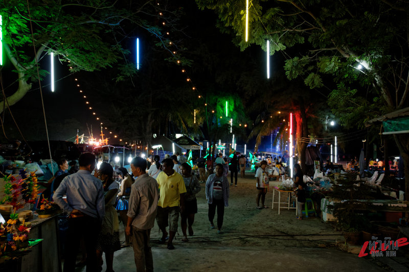 Loy Kratong 2560 Khao Thakiab