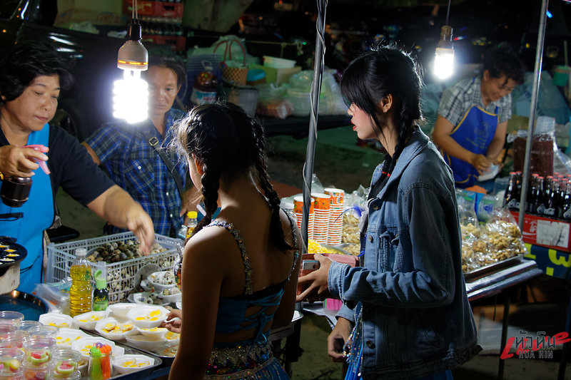 Loy Kratong 2560 Khao Thakiab